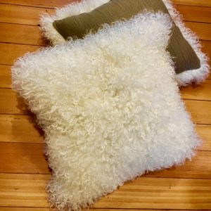 Make Your Own Sheepskin Pillow Tutorial | Shepherd Like A Girl